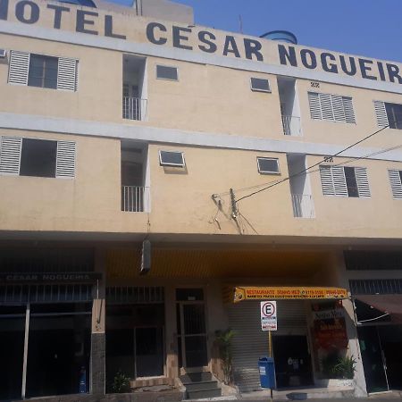 Hotel Cesar Nogueira Aparecida  Exteriör bild